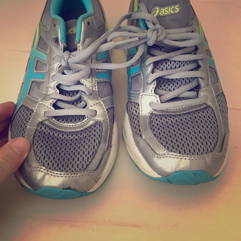 ASICS gel contend size 8 women’s